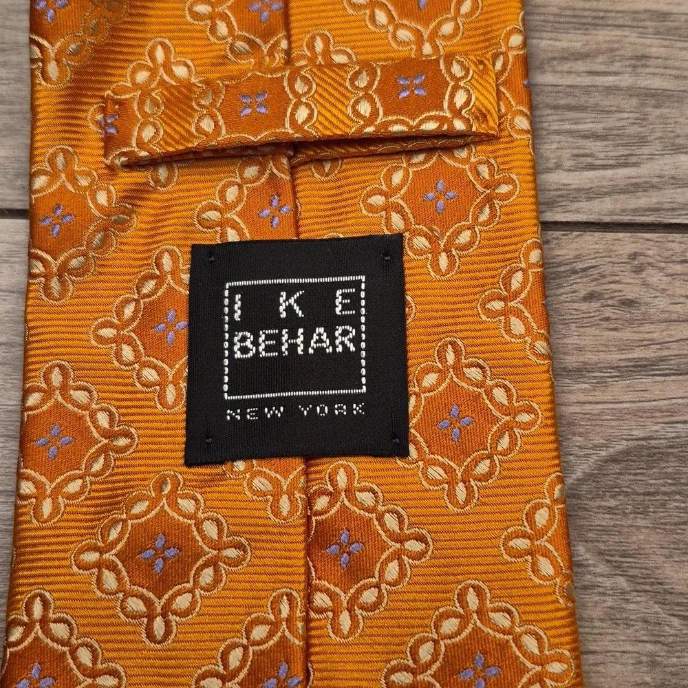 IKE BEHAR Metallic Orange Textured‎ Abstract Diamonds Pattern Mens Silk Tie